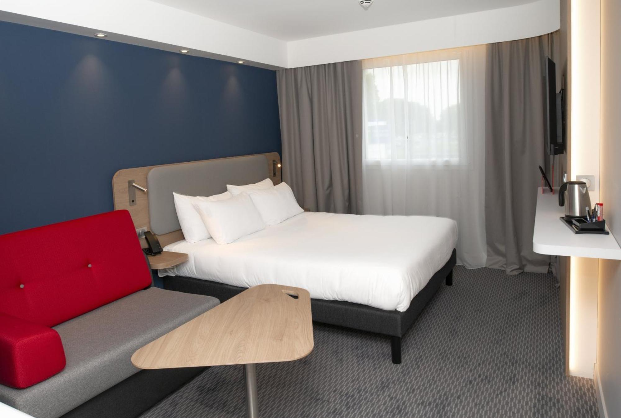 Holiday Inn Express Caen Epron By Ihg Exterior photo