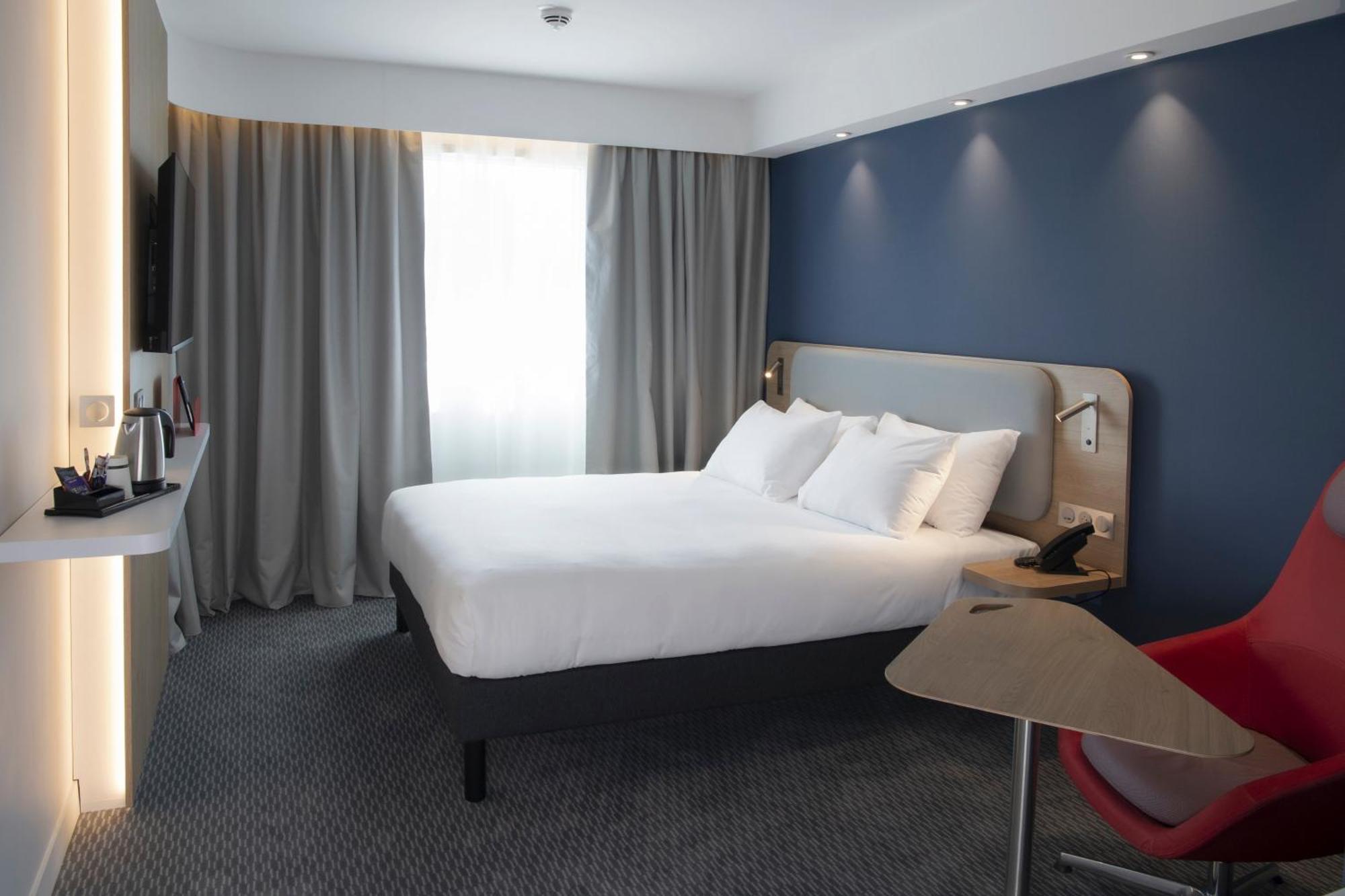 Holiday Inn Express Caen Epron By Ihg Exterior photo
