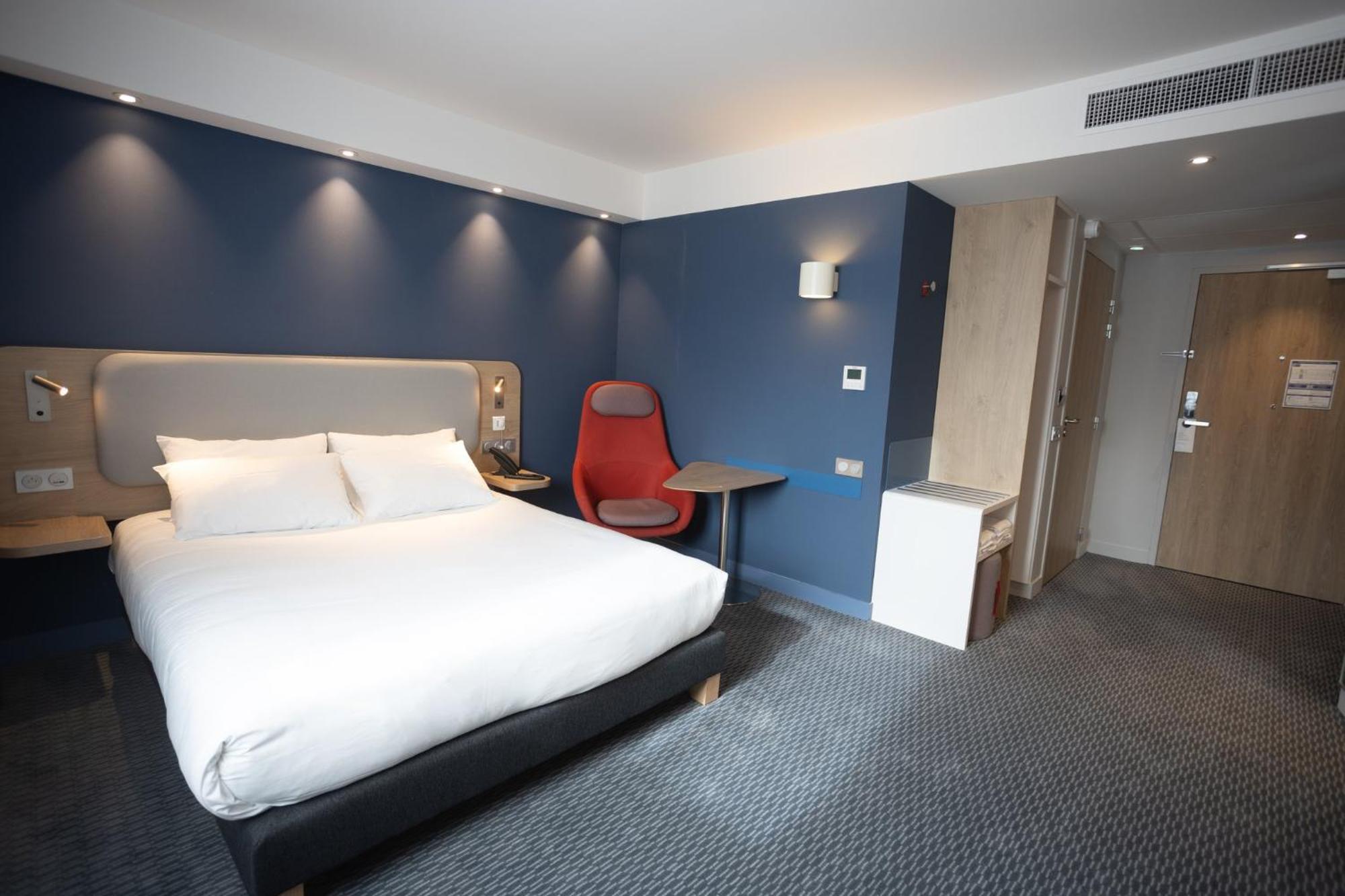 Holiday Inn Express Caen Epron By Ihg Exterior photo