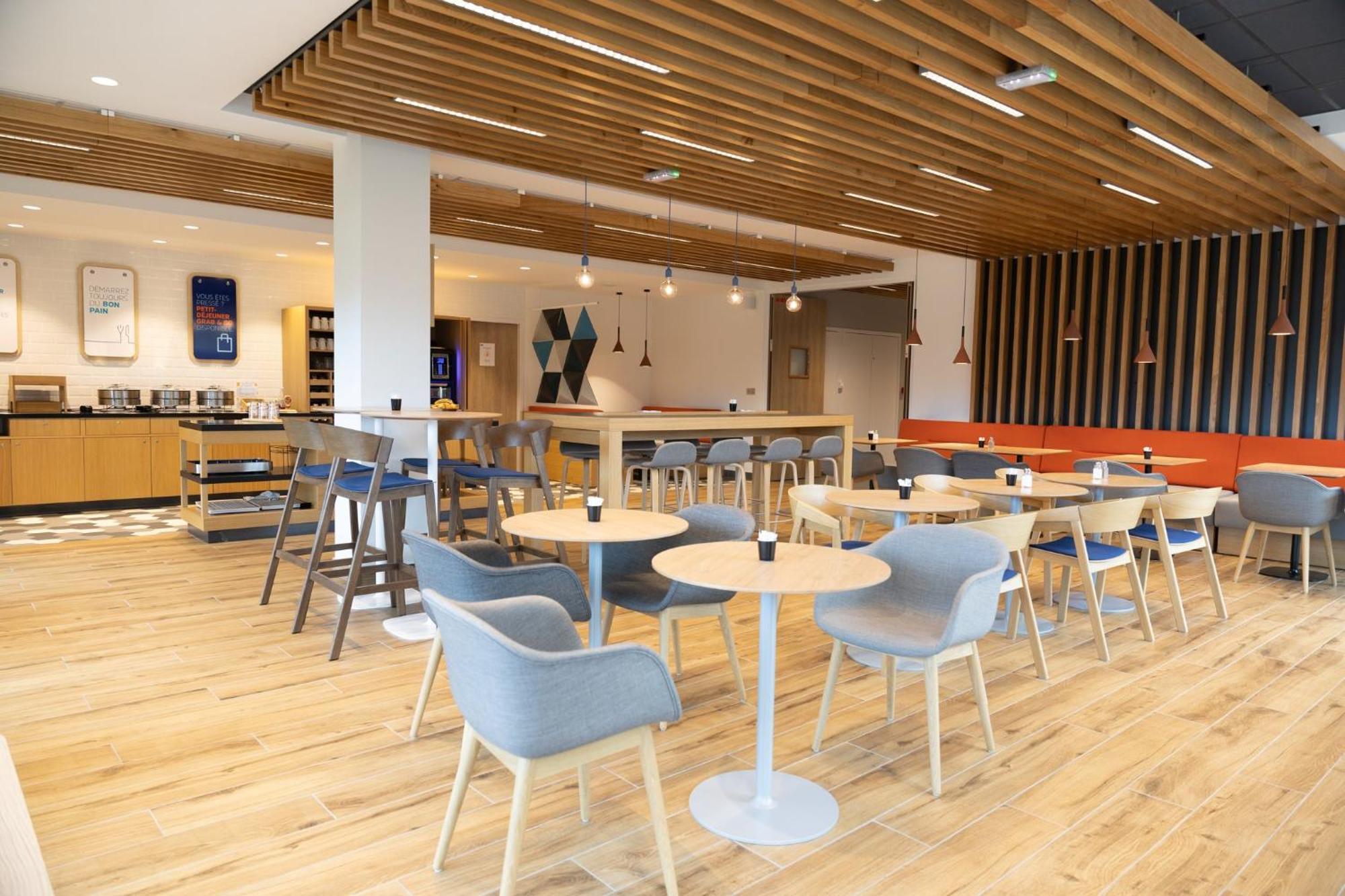 Holiday Inn Express Caen Epron By Ihg Exterior photo