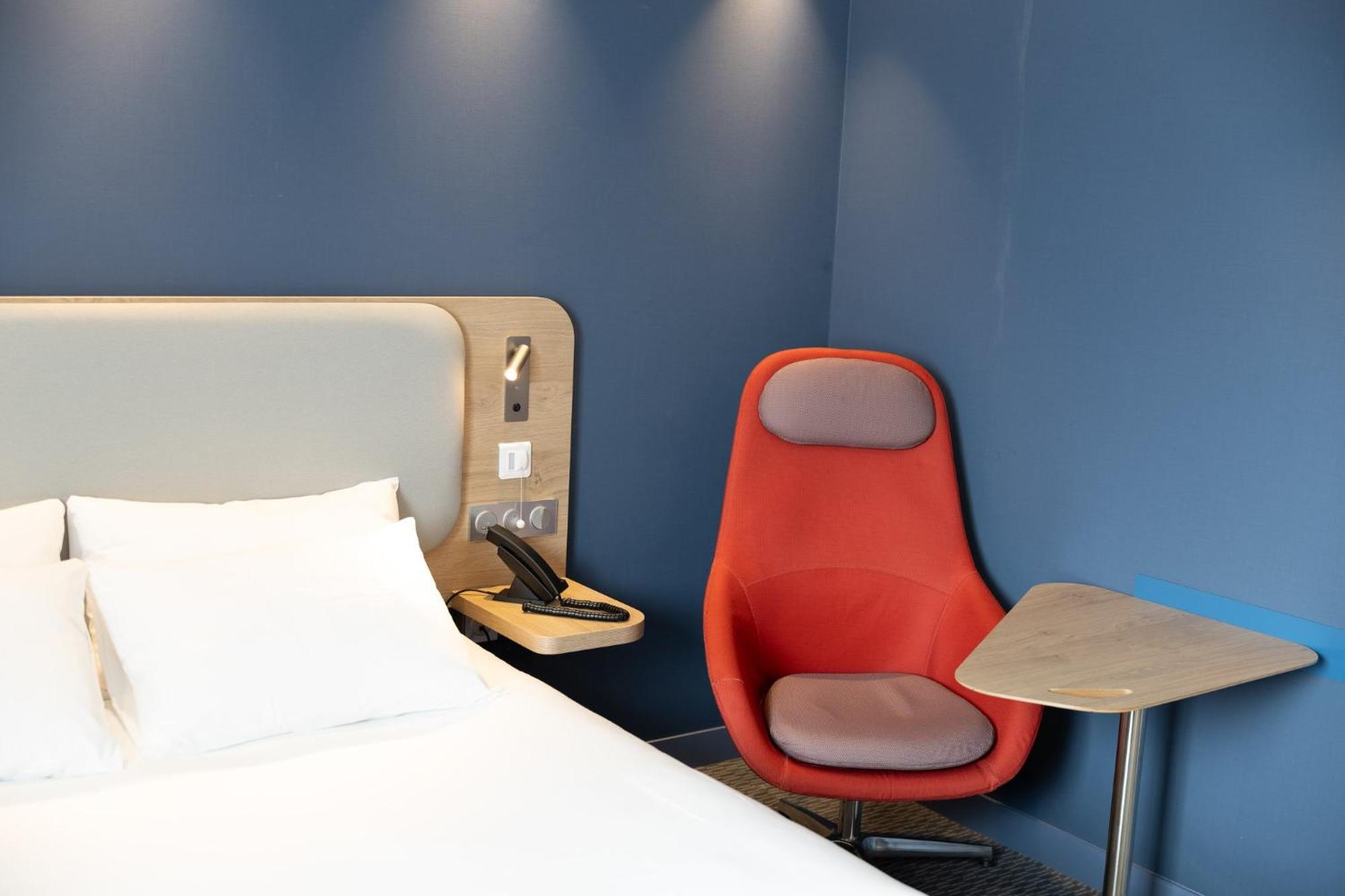 Holiday Inn Express Caen Epron By Ihg Exterior photo