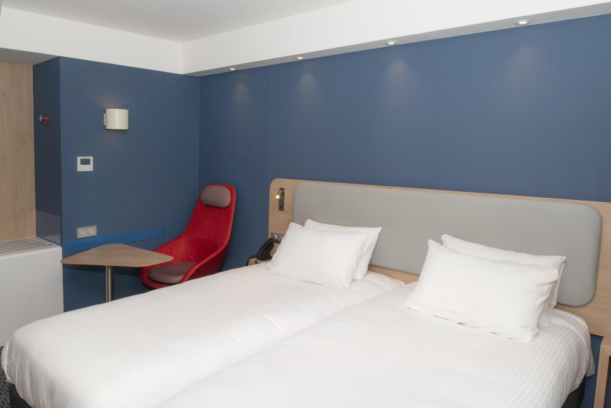 Holiday Inn Express Caen Epron By Ihg Exterior photo